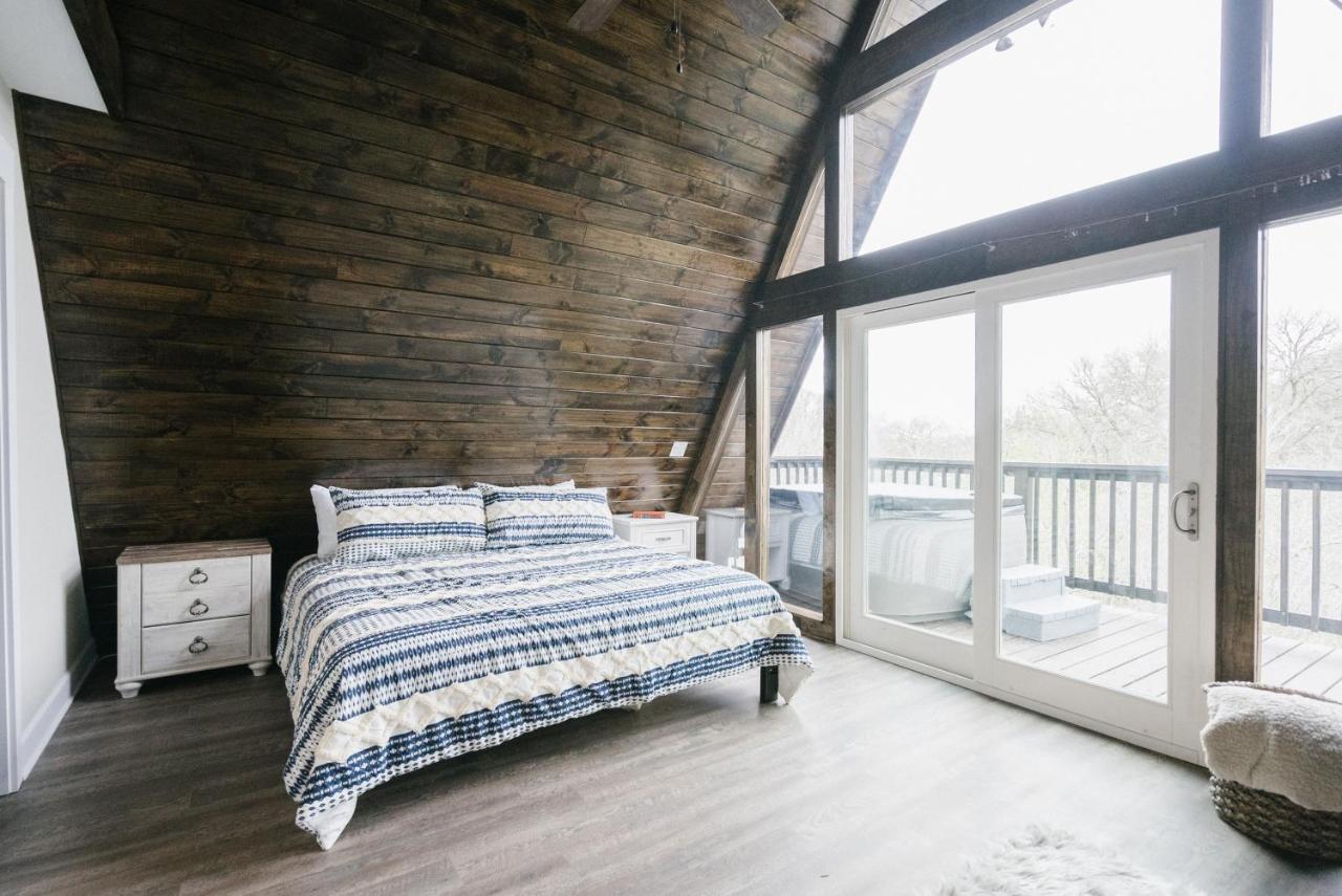 Willa Dean'S Den: Private Deck W/ Jacuzzi And A View New Braunfels Zewnętrze zdjęcie